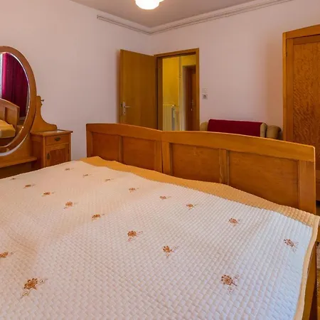 Tomasek * Crikvenica