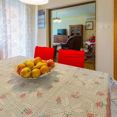 Tomasek * Crikvenica