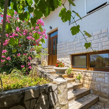 Tomasek Apartment